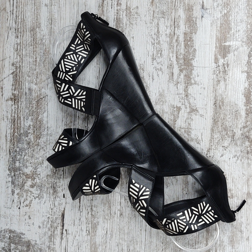 Diane Von Furstenberg Black Cutout Leather Wedge Sandals - Picture 15 of 15